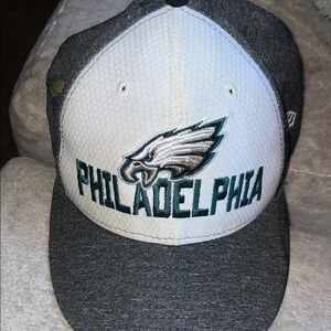 Philadelphia Eagles Gray and White Cap